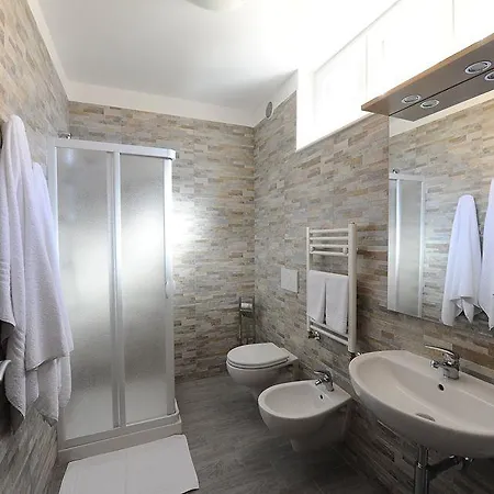 Oda ve Kahvaltı La Castellana 3*